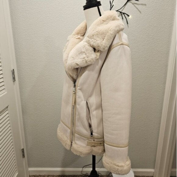 Women's Cream Shearling Jacket - Picture 3 of 10